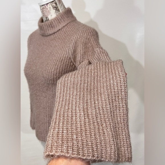 🛍️ROMEO & JULIET COUTURE Champagne beige knit sweater‎ size M - Picture 3 of 14